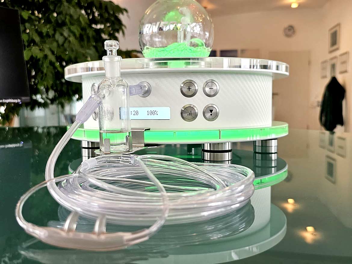 General view with aromatherapy, breathing tube with breathing goggles and colored light