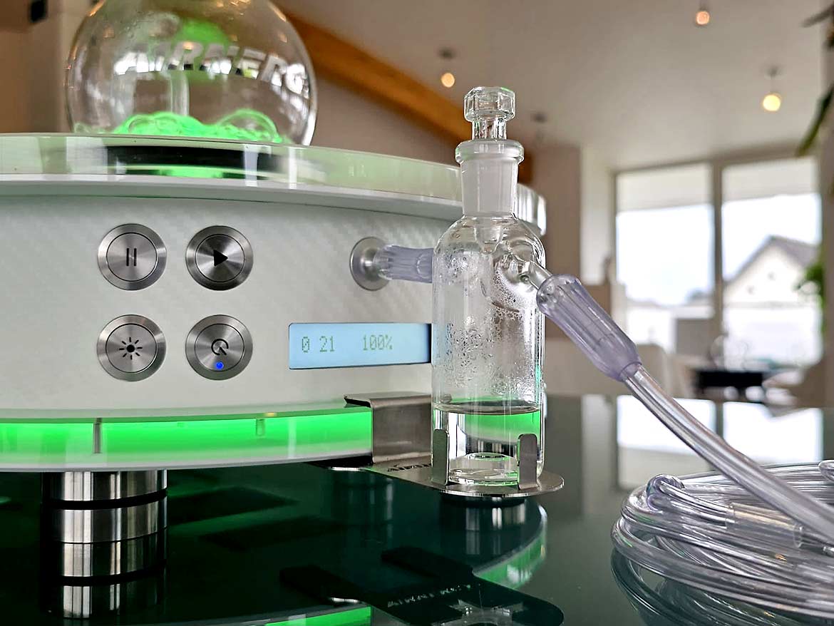 Combination with aromatherapy and colored light in green