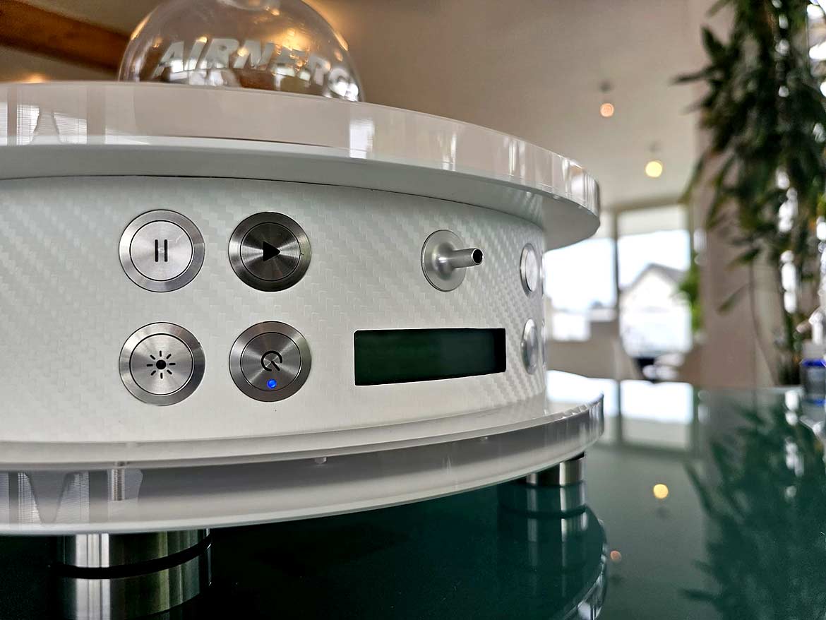 Detail front with push buttons, display and hose connection